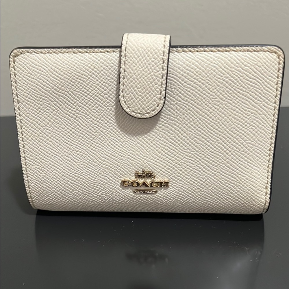 Coach Crème Colored Billfold Wallet